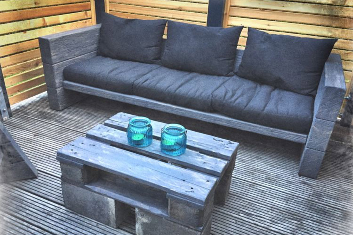 wood-design-referenzen-outdoor-loungemoebel-loungesofa-holz-seitlich-von-oben.jpg