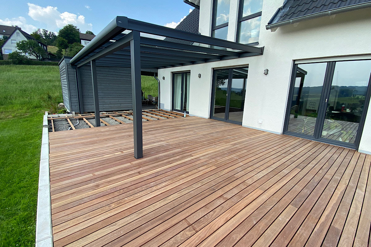 wood-design-referenzen-terrassendeck-2021-september-aussenansicht-02.jpg