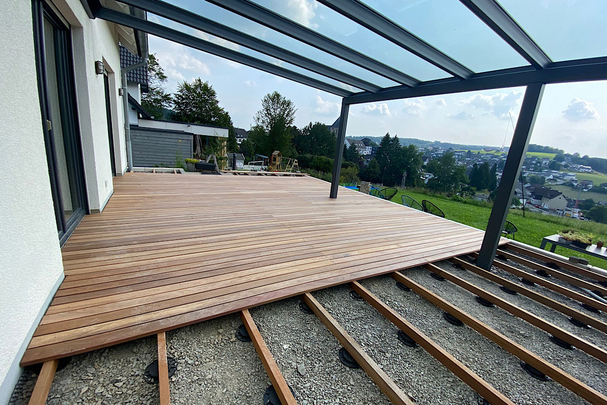 wood-design-referenzen-terrassendeck-2021-september-aussenansicht-03.jpg