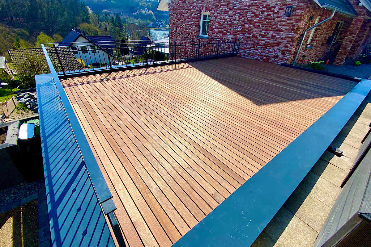 wood-design-referenzen-terrassendeck-2021-juni-aussenansicht-02.jpg